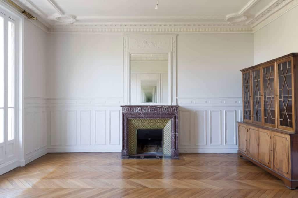 Renovation-parquet-en-point-de-Hongrie-et-peinture-Chantier-Demer